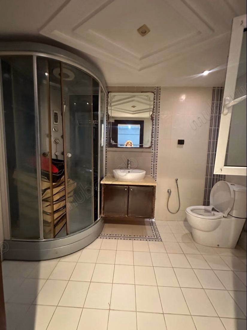 Louez votre maison à Les Berges Du Lac 2.6 pièces confortables. Fenêtres avec double vitrage et porte blindée