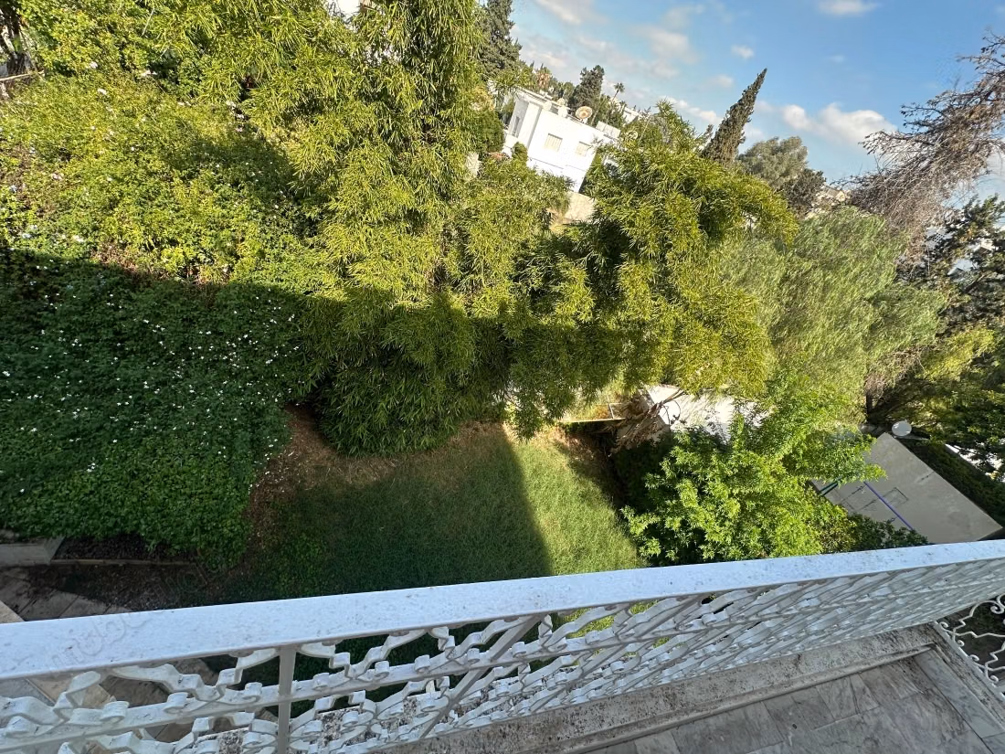 Louez votre maison à Les Berges Du Lac 2.6 pièces confortables. Fenêtres avec double vitrage et porte blindée