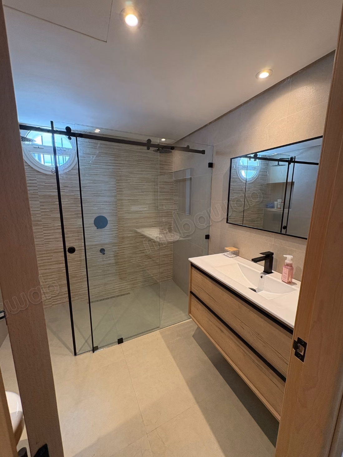 Villa moderne avec vue océan en location longue durée