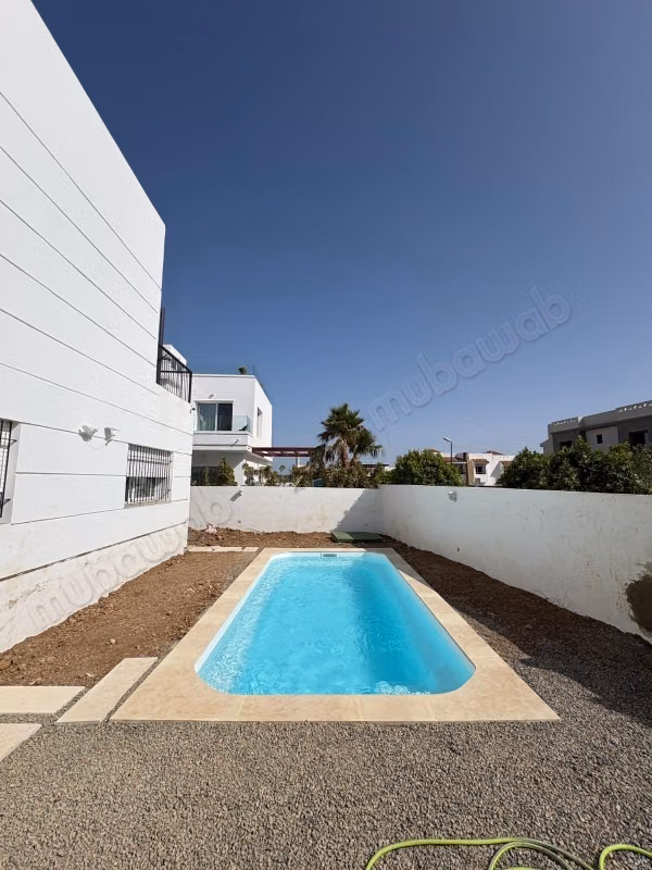 Moderne villa met uitzicht op de oceaan voor lange termijn verhuur