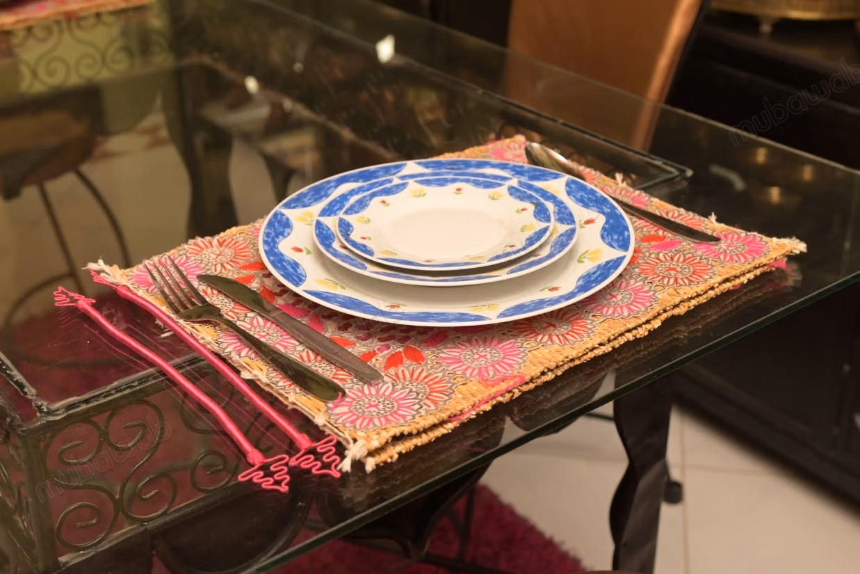 Très bel appartement en location à Route de Fez. 
2 belles chambres. 
Meublé