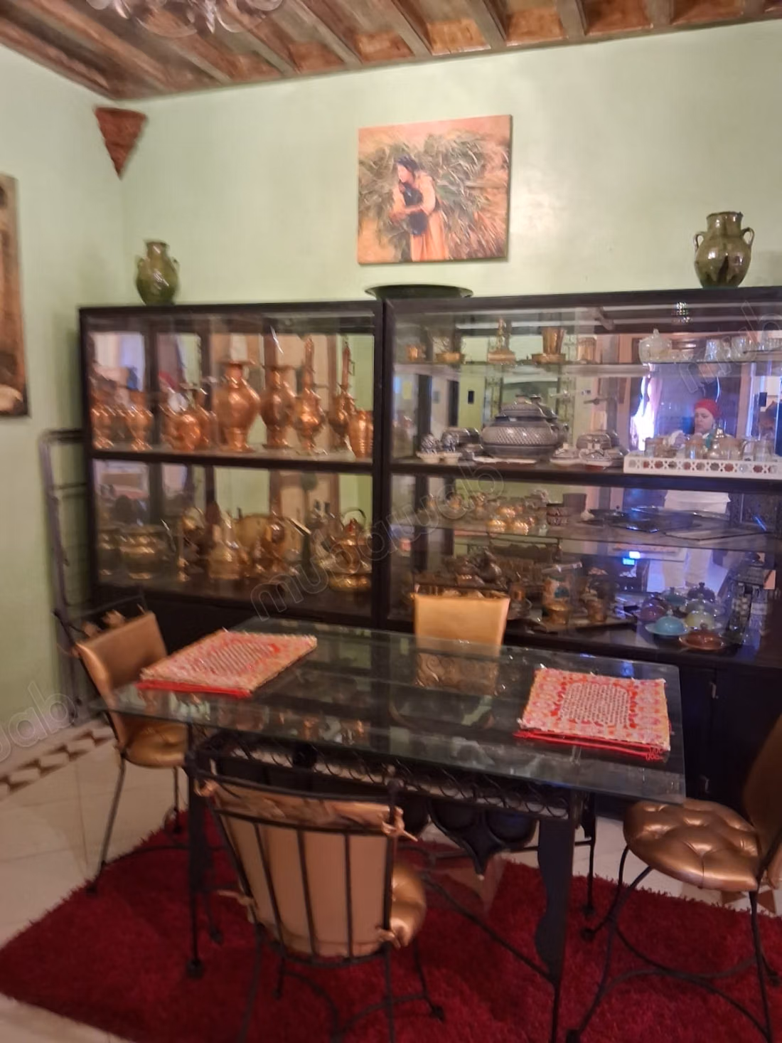 Très bel appartement en location à Route de Fez. 
2 belles chambres. 
Meublé