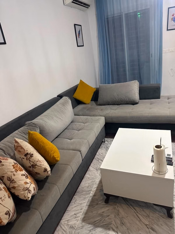 Très bel appartement en location à La Soukra Ville. 
1 belle chambre. 
Meublé