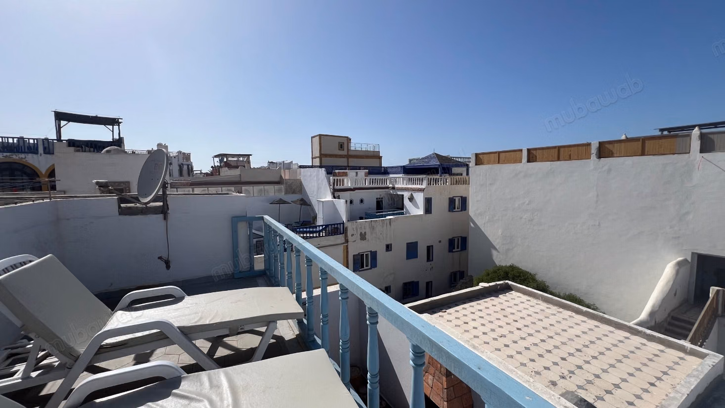 Douiria titrée, double rooftop – Médina