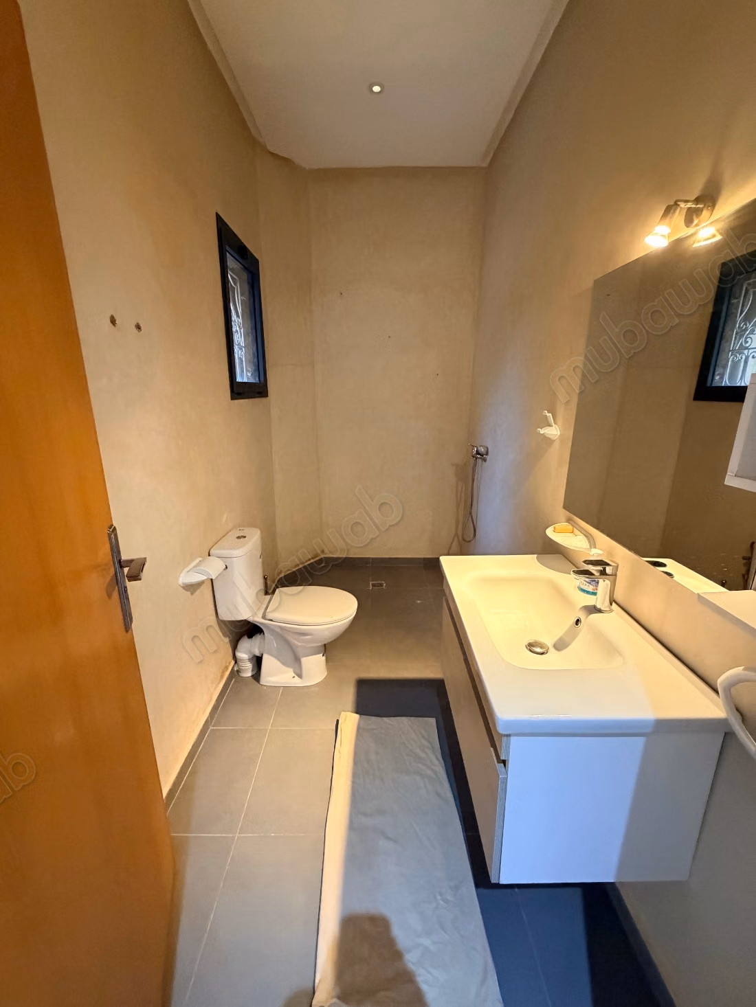 Villa neuve meublée avec piscine 4 chambres avec salles de bain