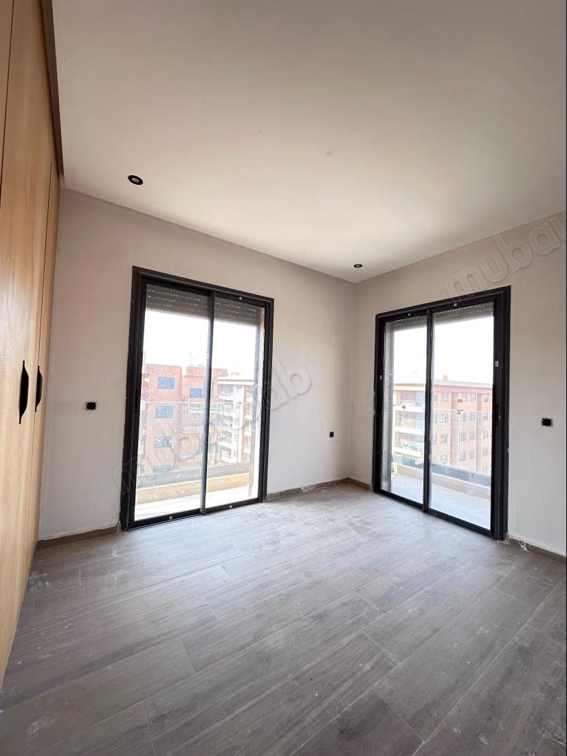 Apartamento de 3 habitaciones al lado de McDonald's en la ruta de Casablanca