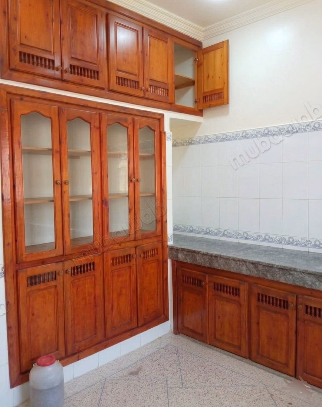 Apartamento en venta en el barrio de Wadi Fes, Calle 5, No. 78, en la entrada de la ciudad de Fez, cerca de Marjan y específicamente en la zona de Wadi Fes, la ciudad histórica conocida por su vitalidad y encanto cultural.