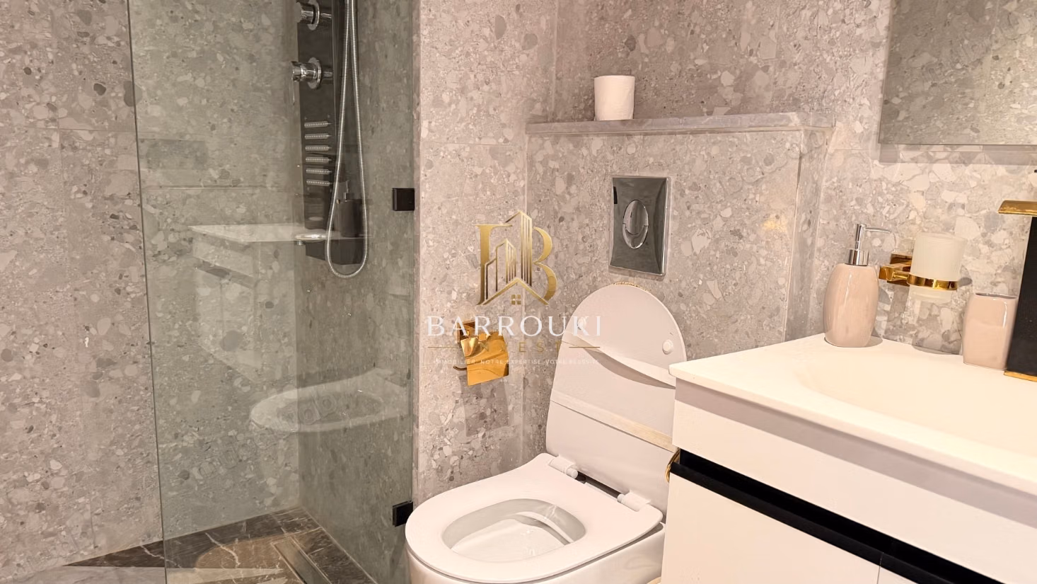 Nuovi Studi Arredati di Alto Livello in Affitto con Piscina sul Tetto – Anssari, Dar Bouazza, a partire da 46 m²