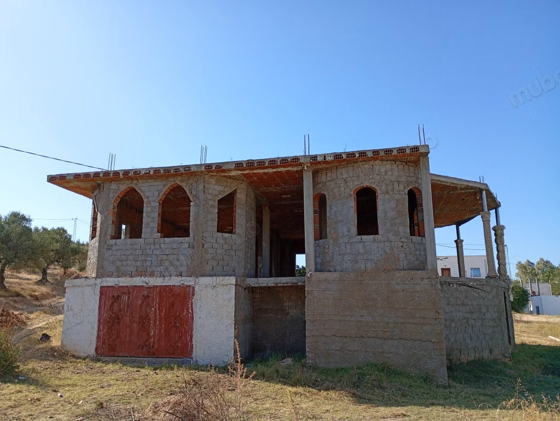 Terrain à acheter à Hammamet. 
Surface totale 130 m²
