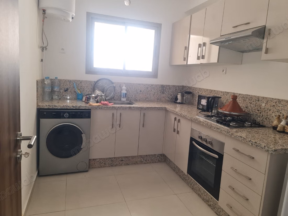 Prachtig appartement te huur in Anza. 2 kamers en 1 woonkamer. Lift en terras