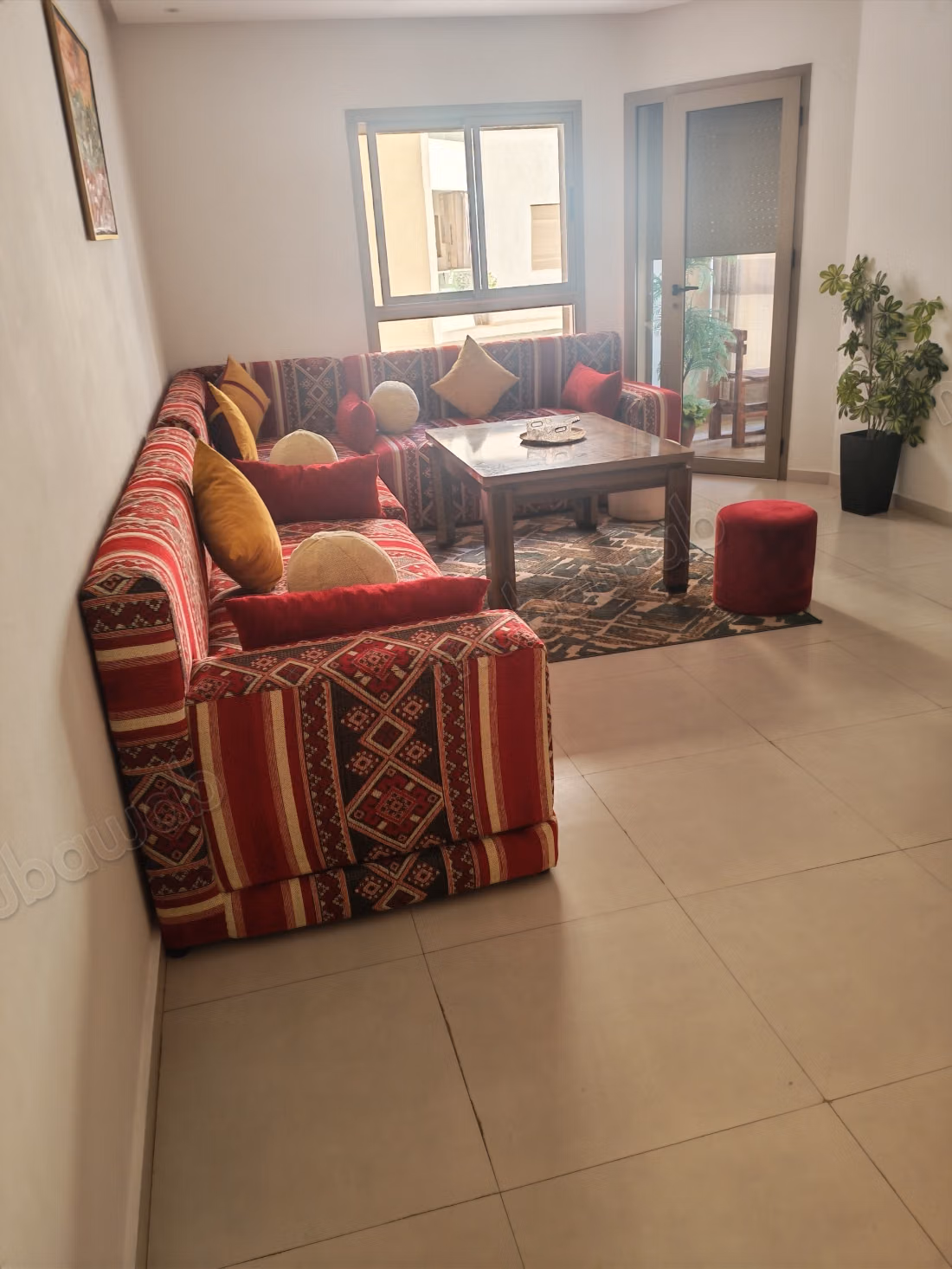 Prachtig appartement te huur in Anza. 2 kamers en 1 woonkamer. Lift en terras