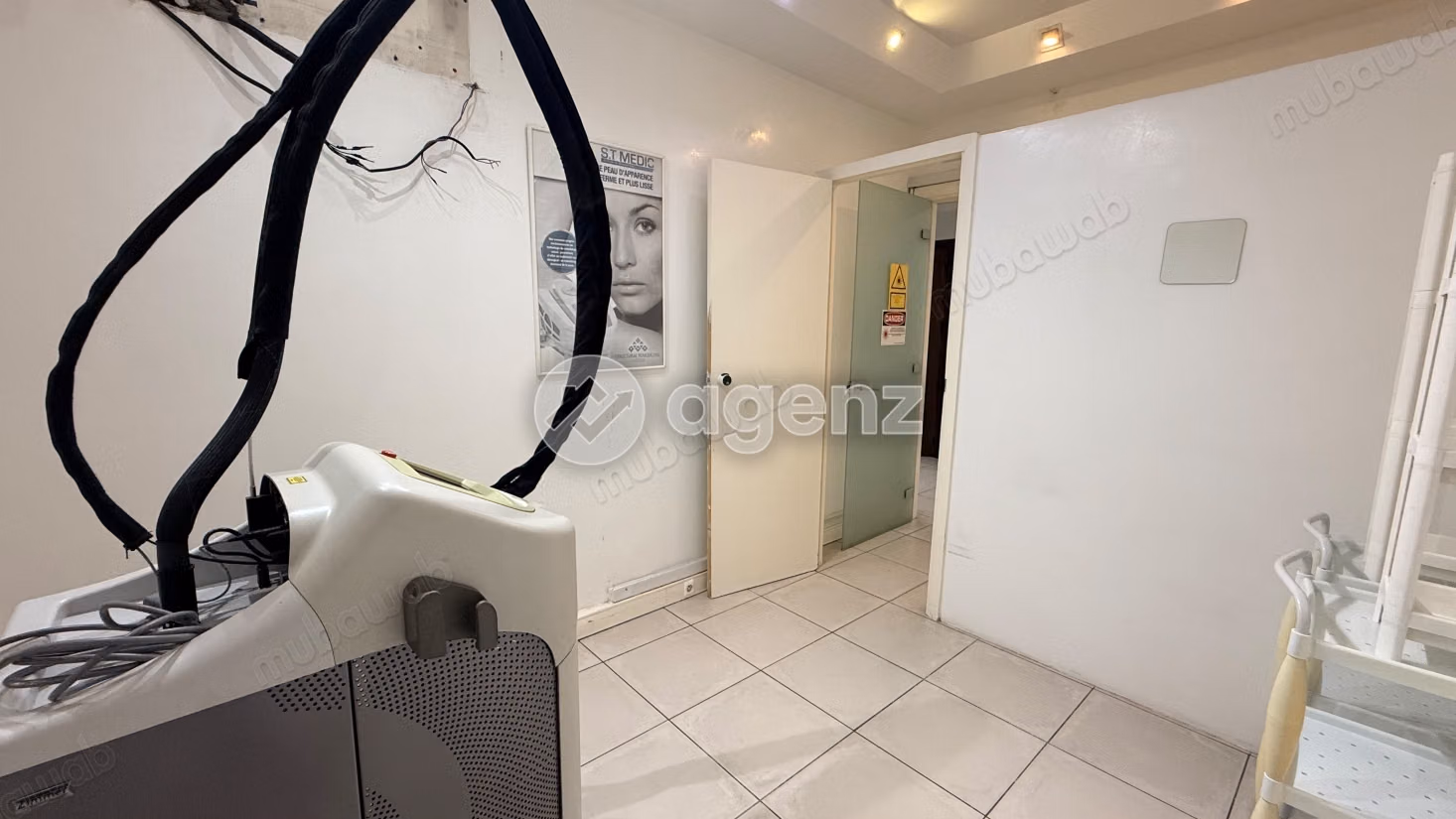 Bureau à vendre 107 m² 
Ziraoui Casablanca