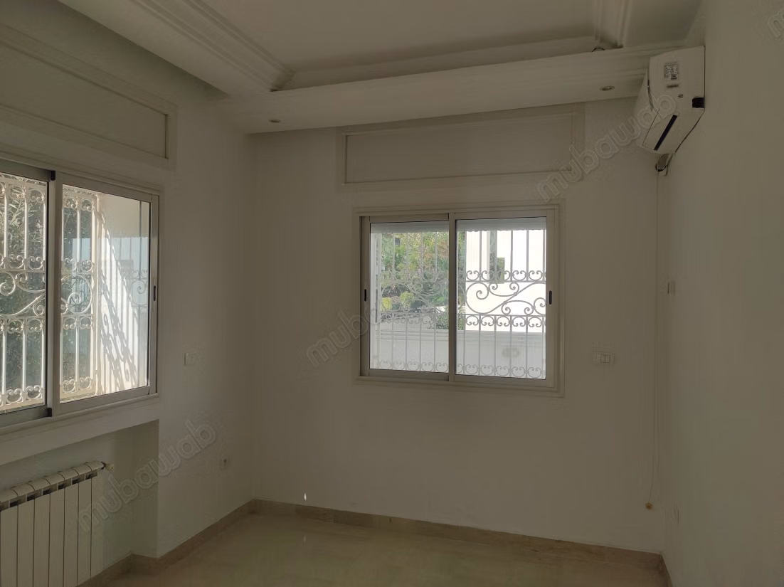 A louer Villa de 6 pièces au Lac 2 
Tunis