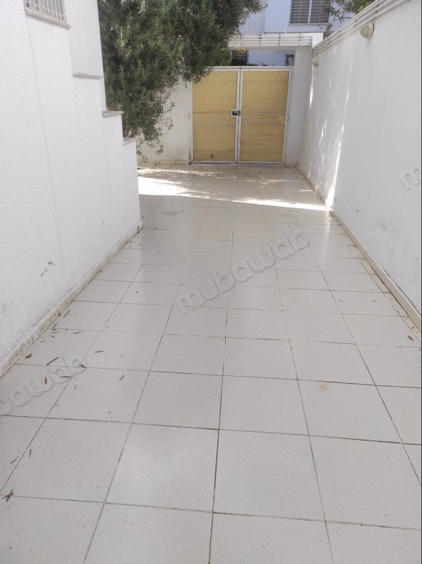 A louer Villa de 6 pièces au Lac 2 
Tunis