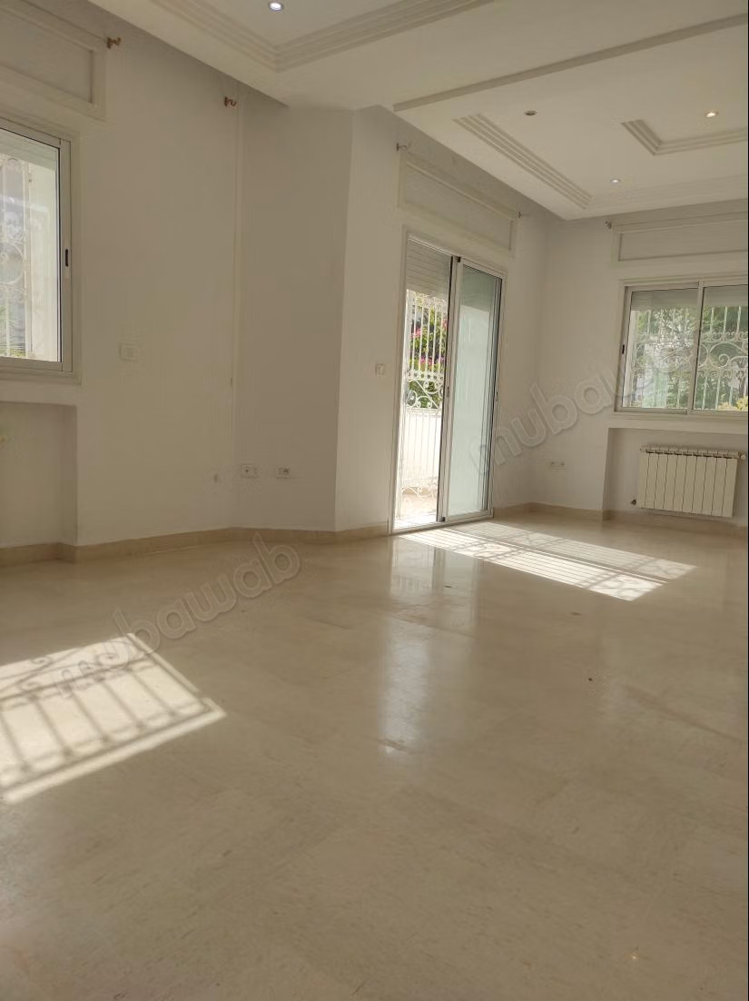 A louer Villa de 6 pièces au Lac 2 
Tunis