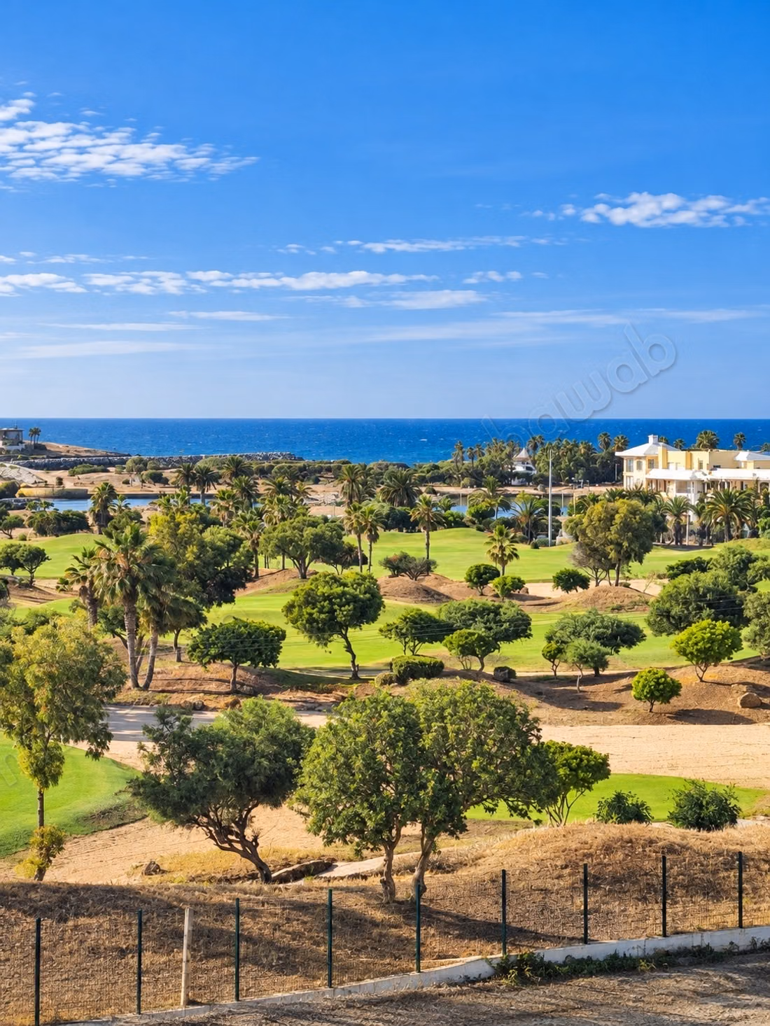 Bouznika bay, ensemble immobilier à vocation hôtelière –