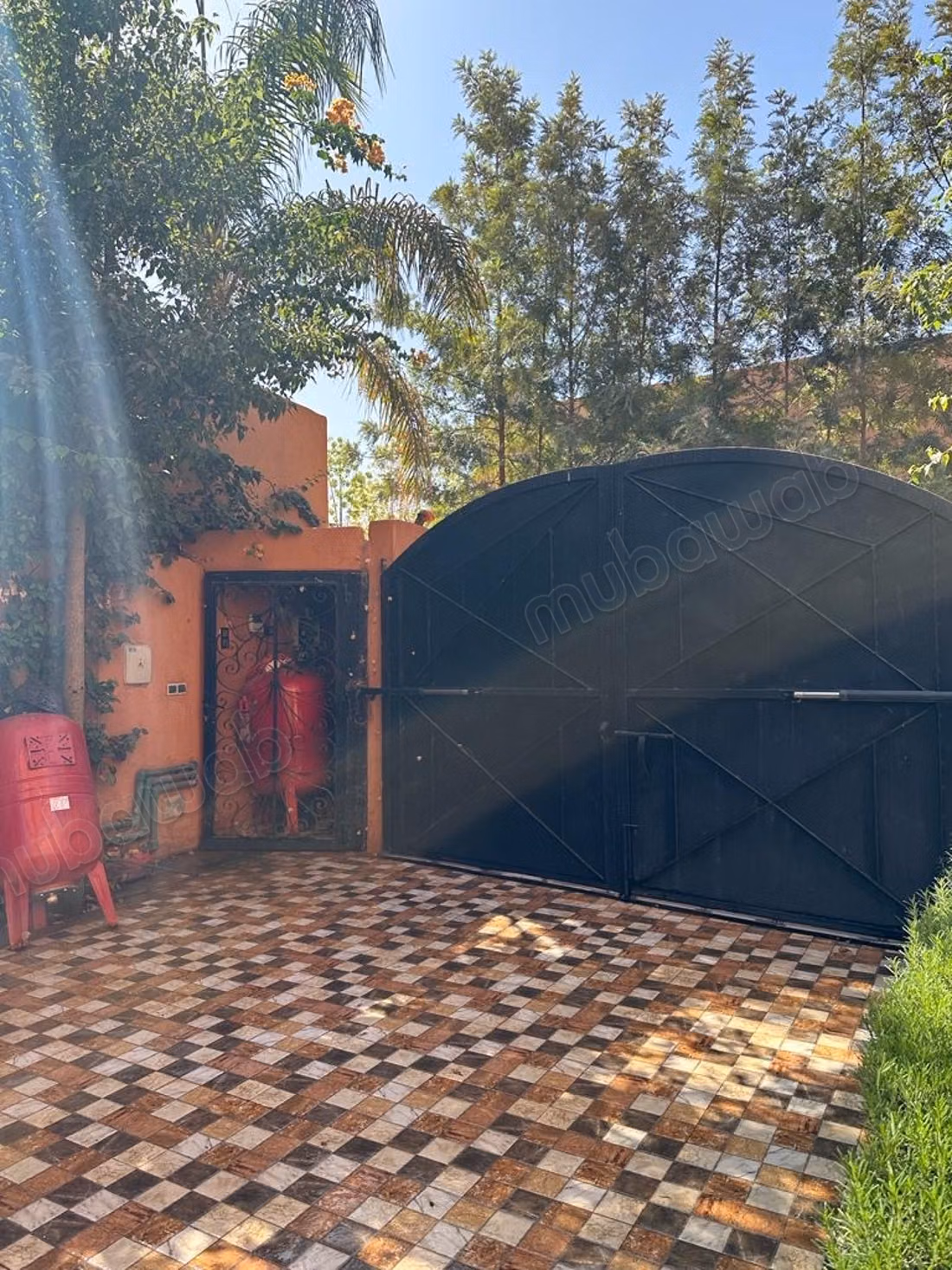 Maison de haute qualité à vendre dans la Route de l'Ourika. Surface de 120 m². Dressing.