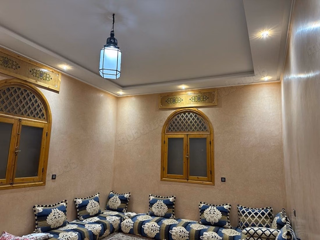 Maison de haute qualité à vendre dans la Route de l'Ourika. Surface de 120 m². Dressing.