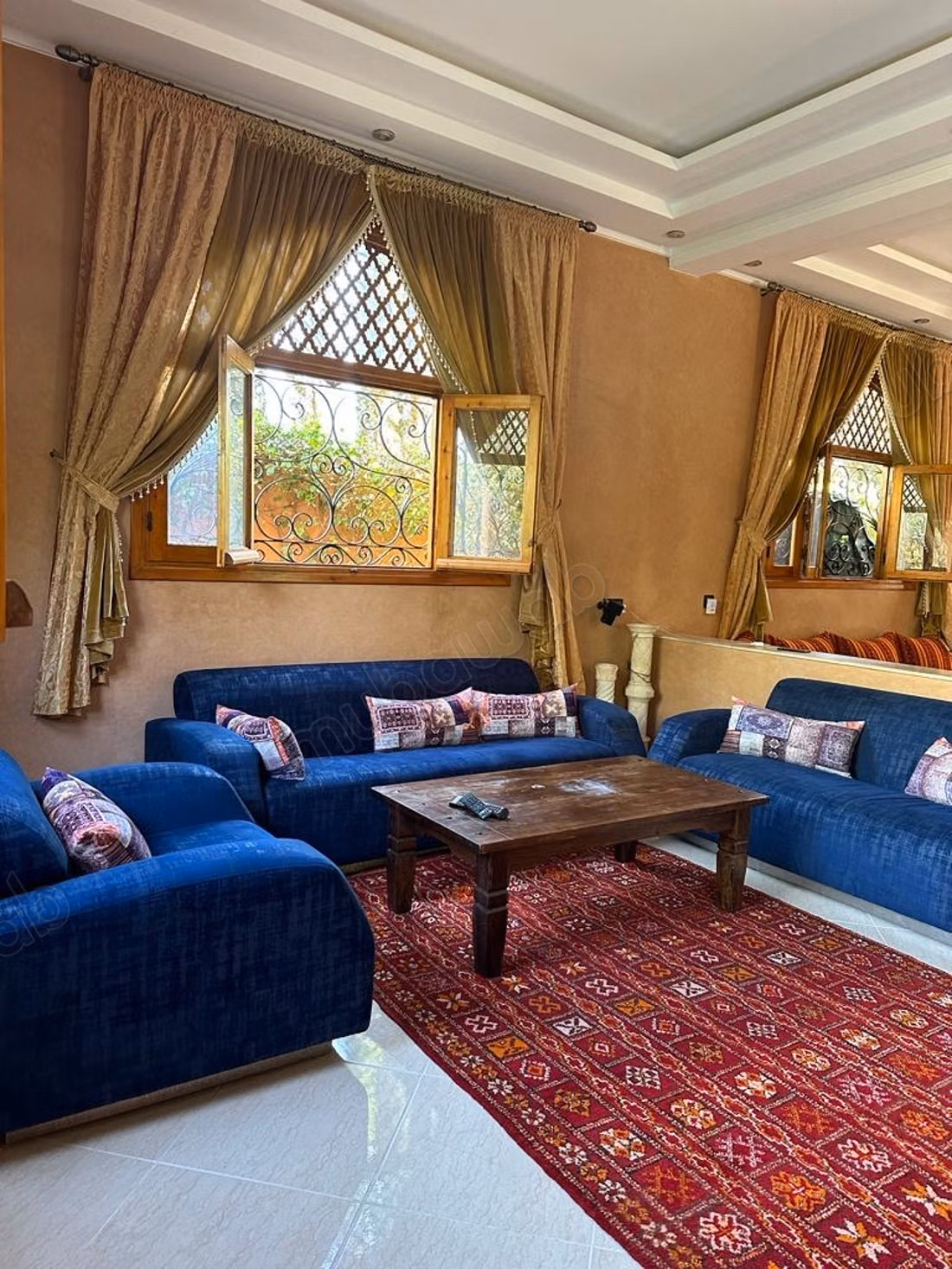 Maison de haute qualité à vendre dans la Route de l'Ourika. Surface de 120 m². Dressing.