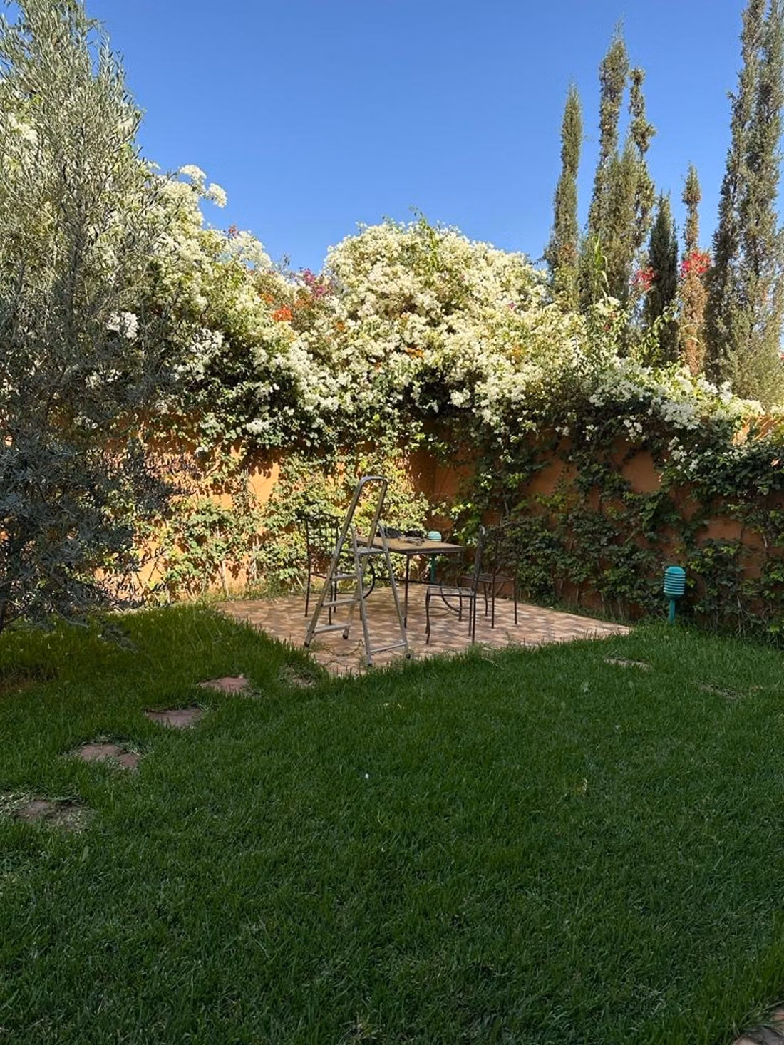 Maison de haute qualité à vendre dans la Route de l'Ourika. Surface de 120 m². Dressing.