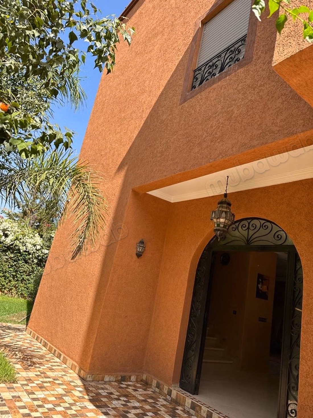 Maison de haute qualité à vendre dans la Route de l'Ourika. Surface de 120 m². Dressing.