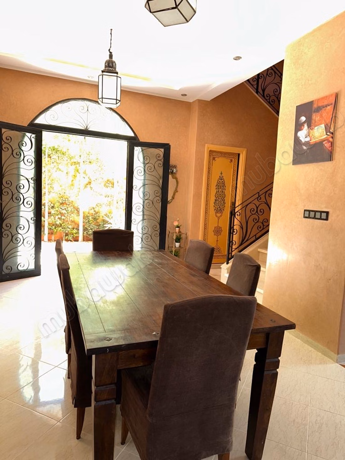 Maison de haute qualité à vendre dans la Route de l'Ourika. Surface de 120 m². Dressing.