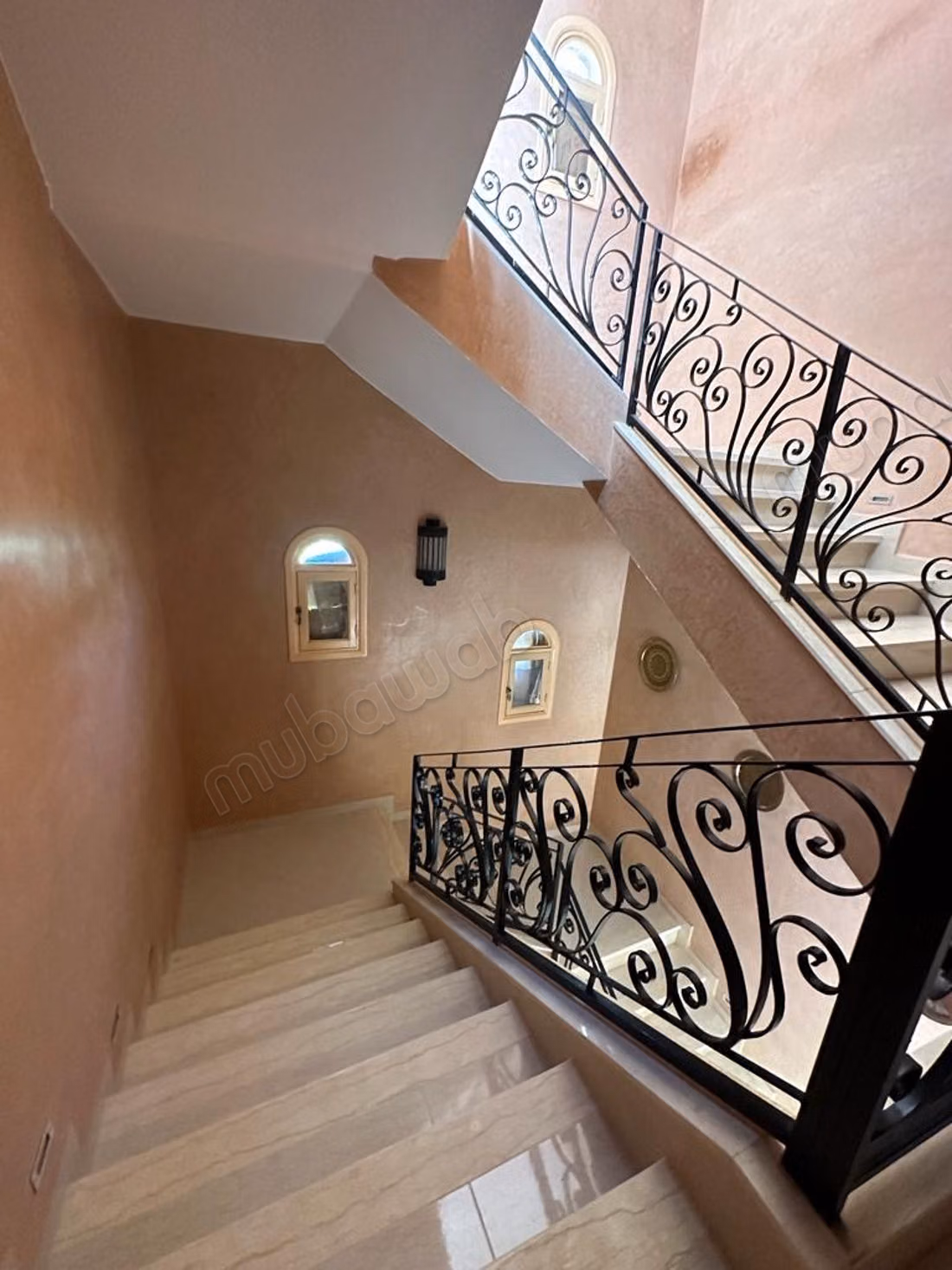 Maison de haute qualité à vendre dans la Route de l'Ourika. Surface de 120 m². Dressing.