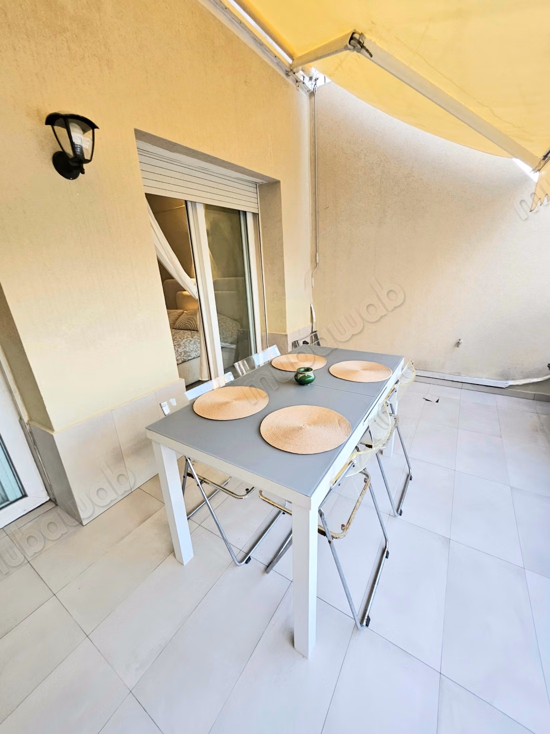 Location d'un appartement à Gauthier. Superficie 57 m². Bien meublé