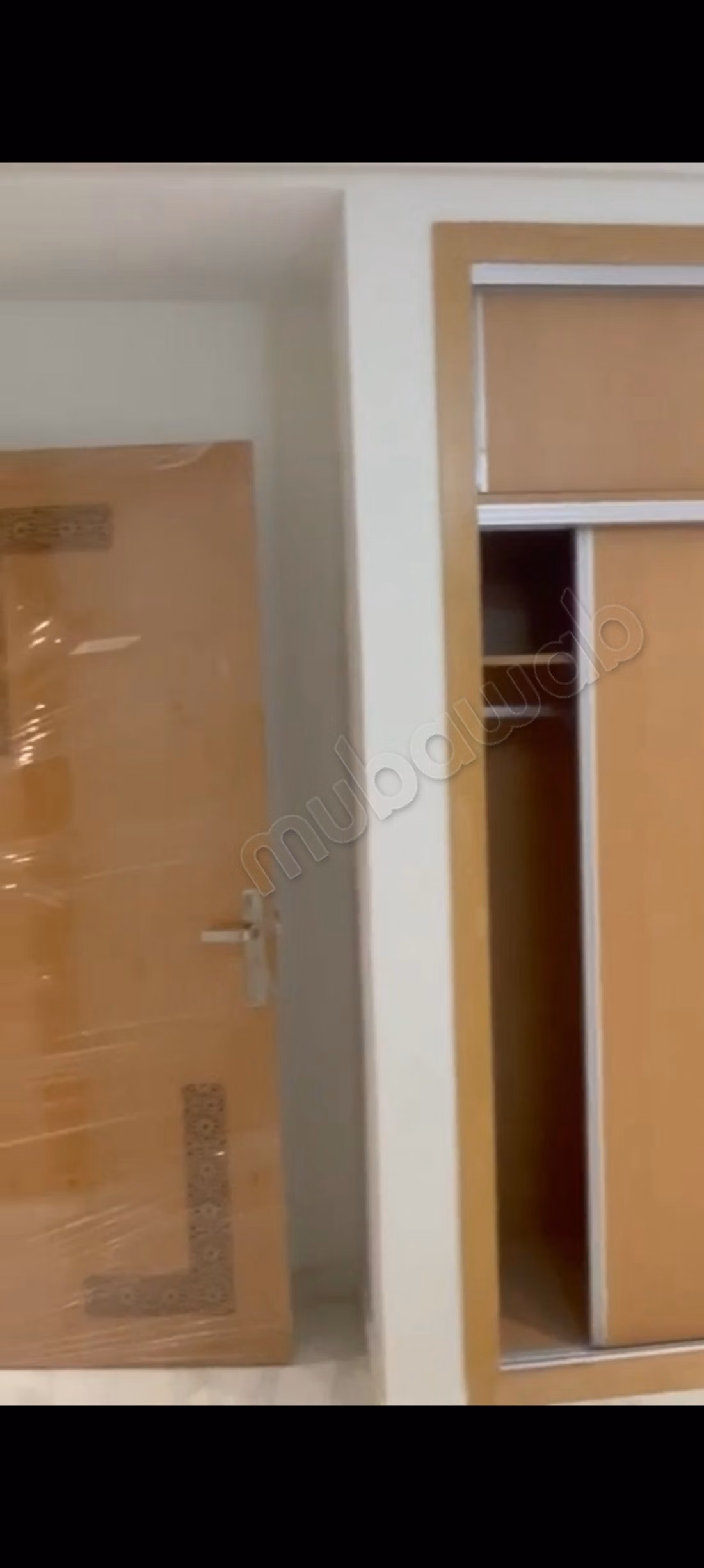 Appartamento in affitto nel quartiere Al-Hosni. 3 ottime camere. Vetro doppio e porta robusta