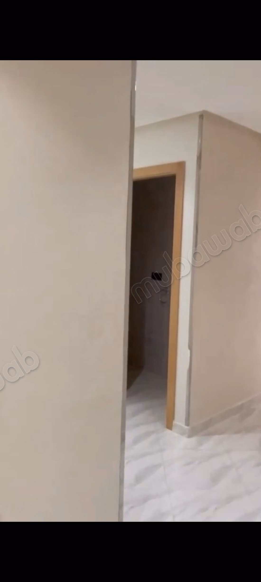 Appartamento in affitto nel quartiere Al-Hosni. 3 ottime camere. Vetro doppio e porta robusta