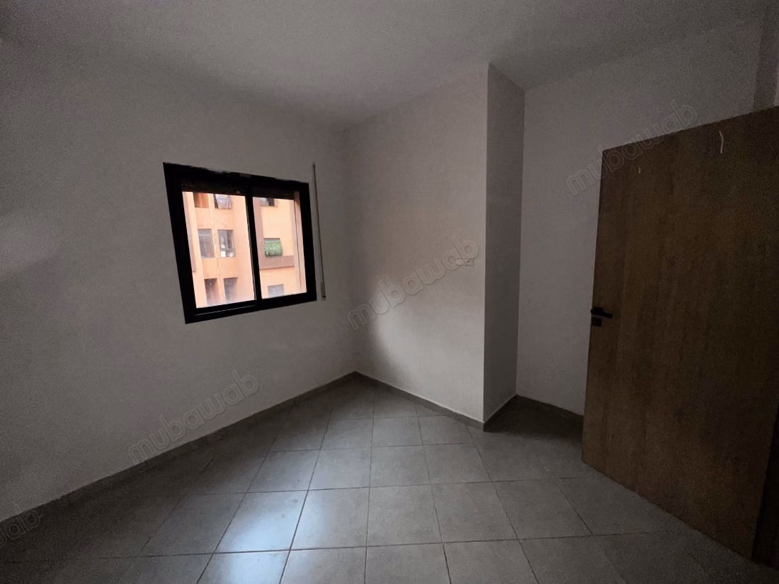 Appartamento 3 camere e soggiorno ad Azzouzia 2700 DH all'anno