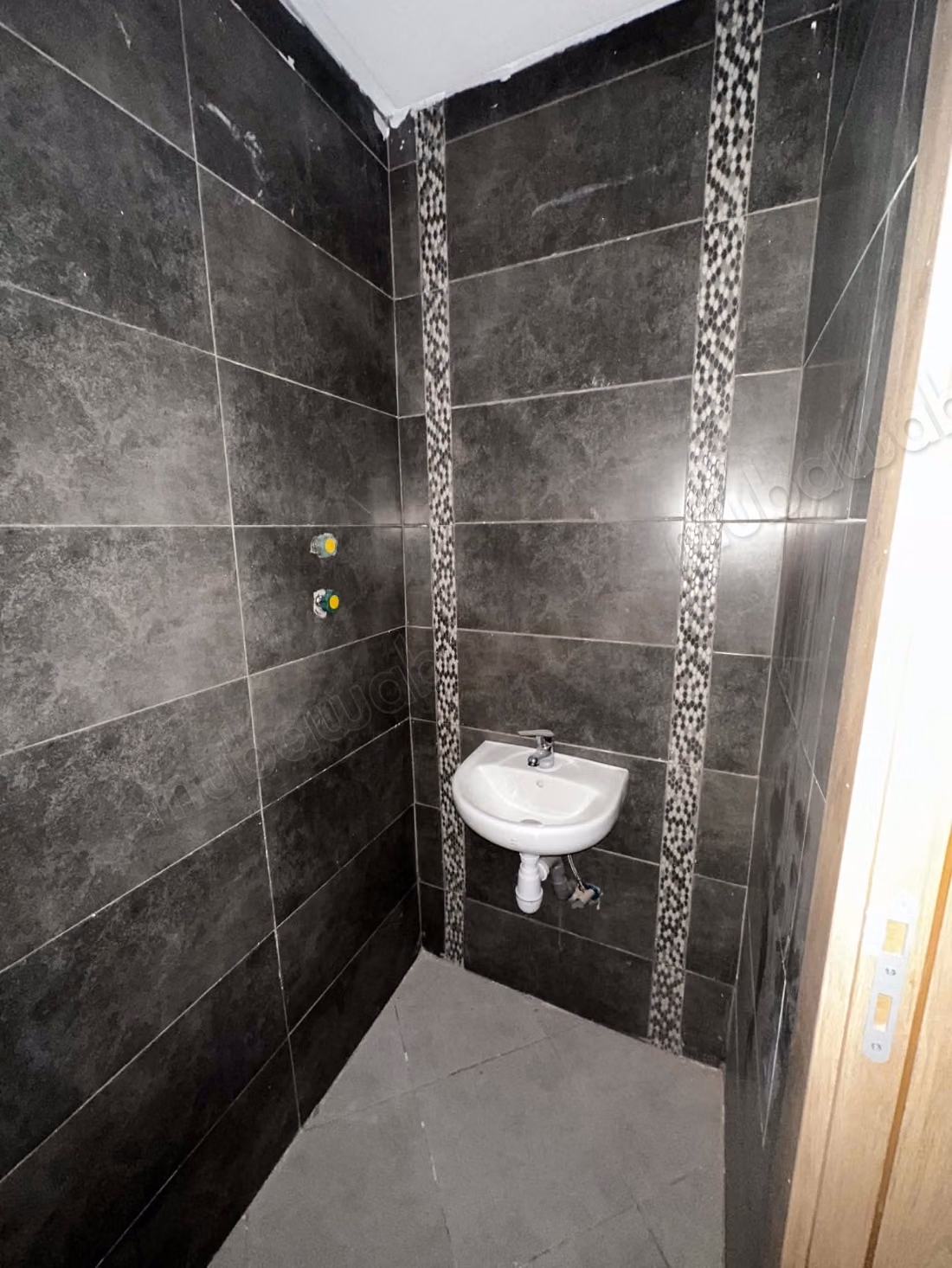 Appartamento 3 camere e soggiorno ad Azzouzia 2700 DH all'anno