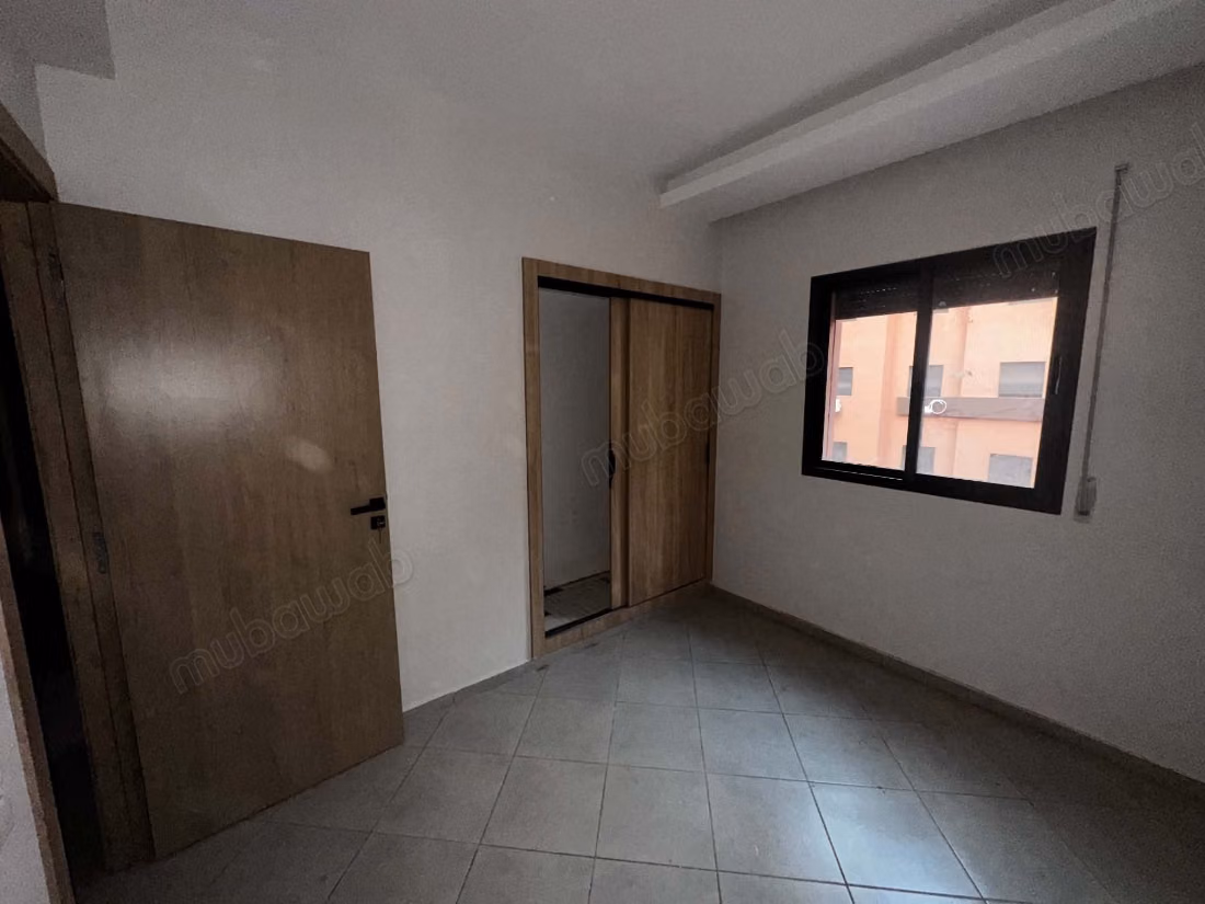 Appartamento 3 camere e soggiorno ad Azzouzia 2700 DH all'anno
