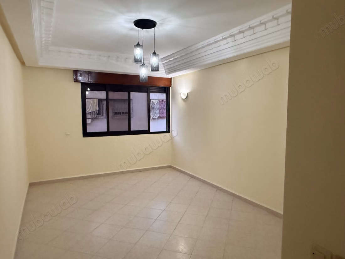 Très bel appartement en location à Sidi Maarouf. 
4 chambres agréables. 
Belle terrasse