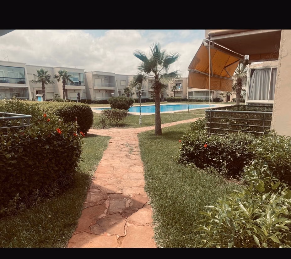 Vente d'un bel appartement à Sidi Rahal.
Surface totale 130 m².
Meublé