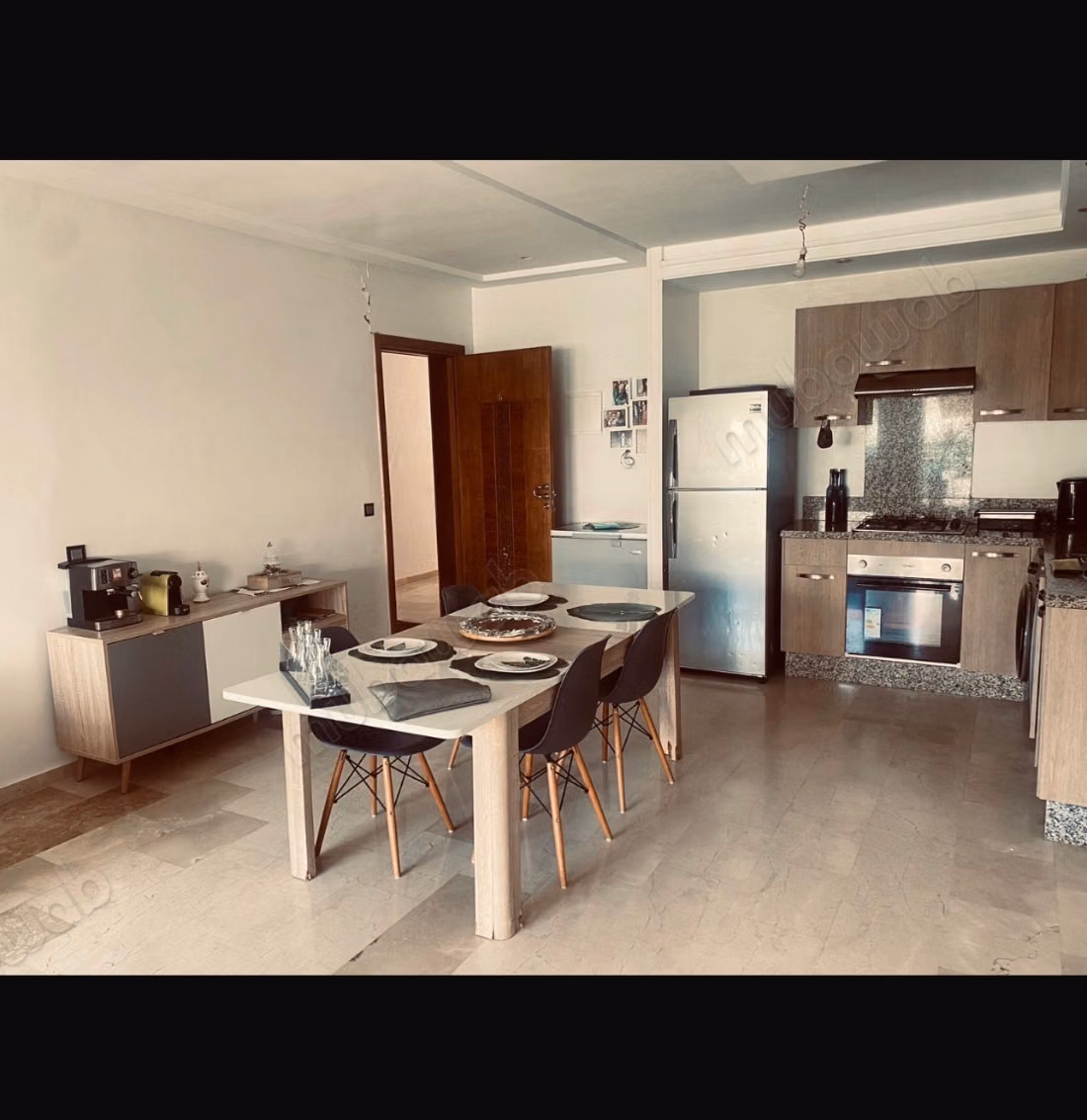 Vente d'un bel appartement à Sidi Rahal.
Surface totale 130 m².
Meublé