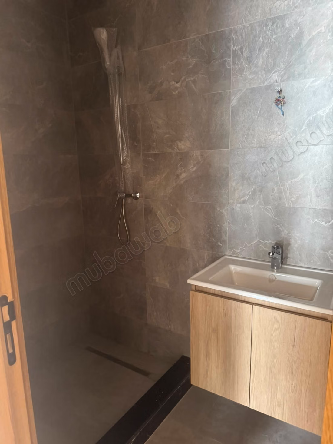 Bel appartement en location à Almaz.
Superficie 148 m².
Ascenseur