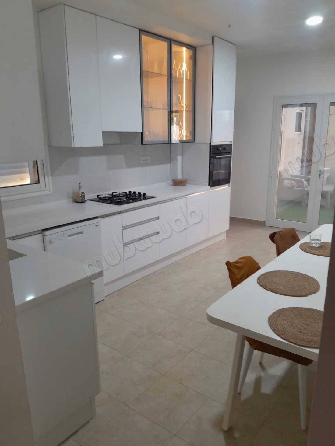 Villa lussuosa in vendita. Superficie di 420 m². Ben arredato
