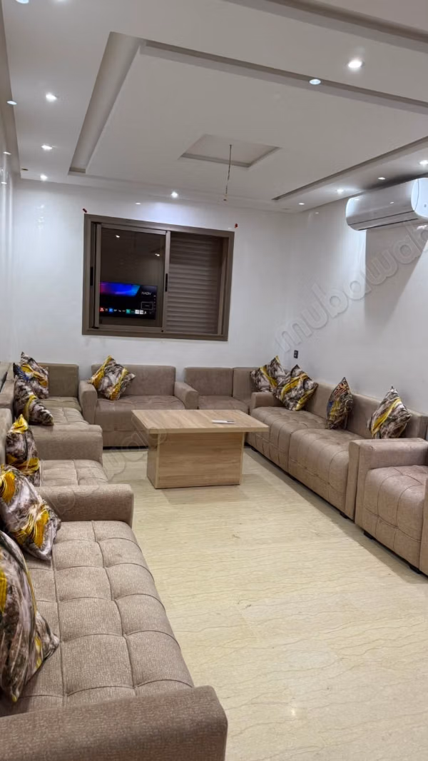 Dúplex en Hay Charaf con una superficie de 132 m². Bien amueblado
