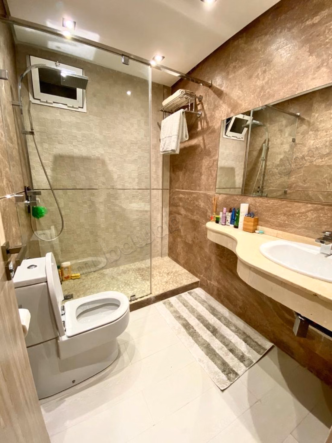 Bel appartement en location à Racine. 3 pièces confortables. Meublé