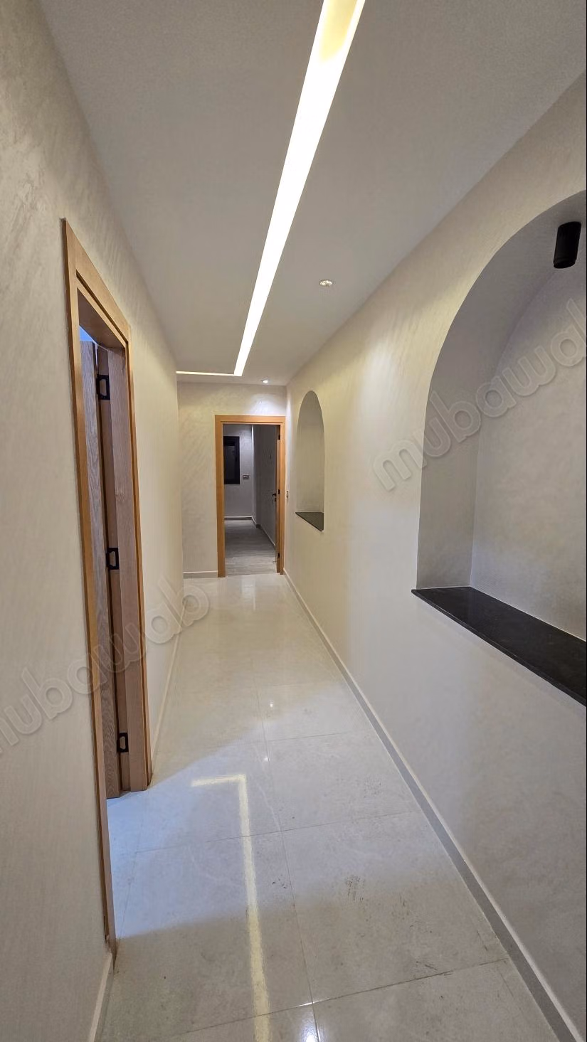 Impresionante apartamento en venta en Martil. 2 habitaciones grandes. Entorno tranquilo con vista a la montaña, puerta blindada