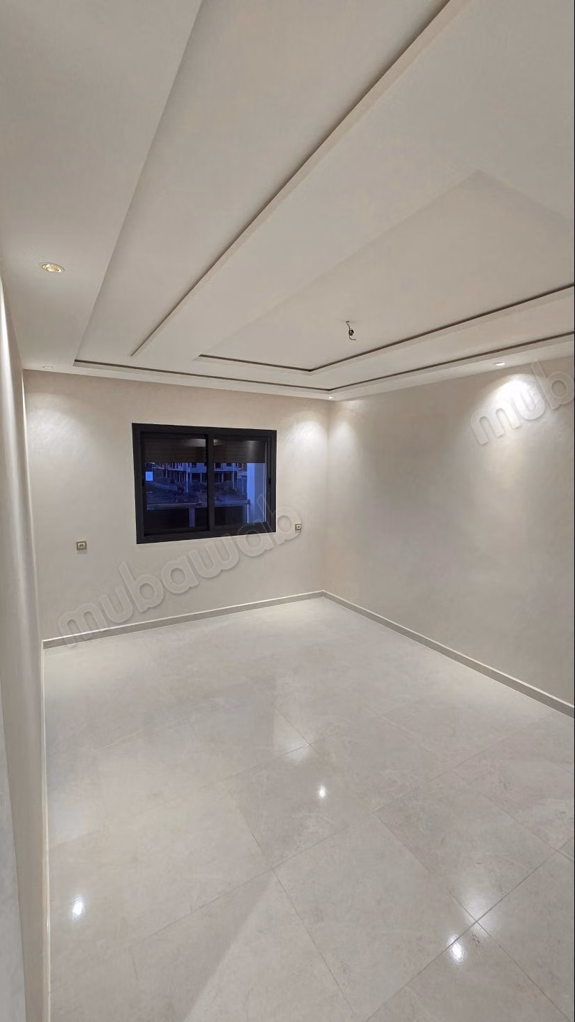 Impresionante apartamento en venta en Martil. 2 habitaciones grandes. Entorno tranquilo con vista a la montaña, puerta blindada