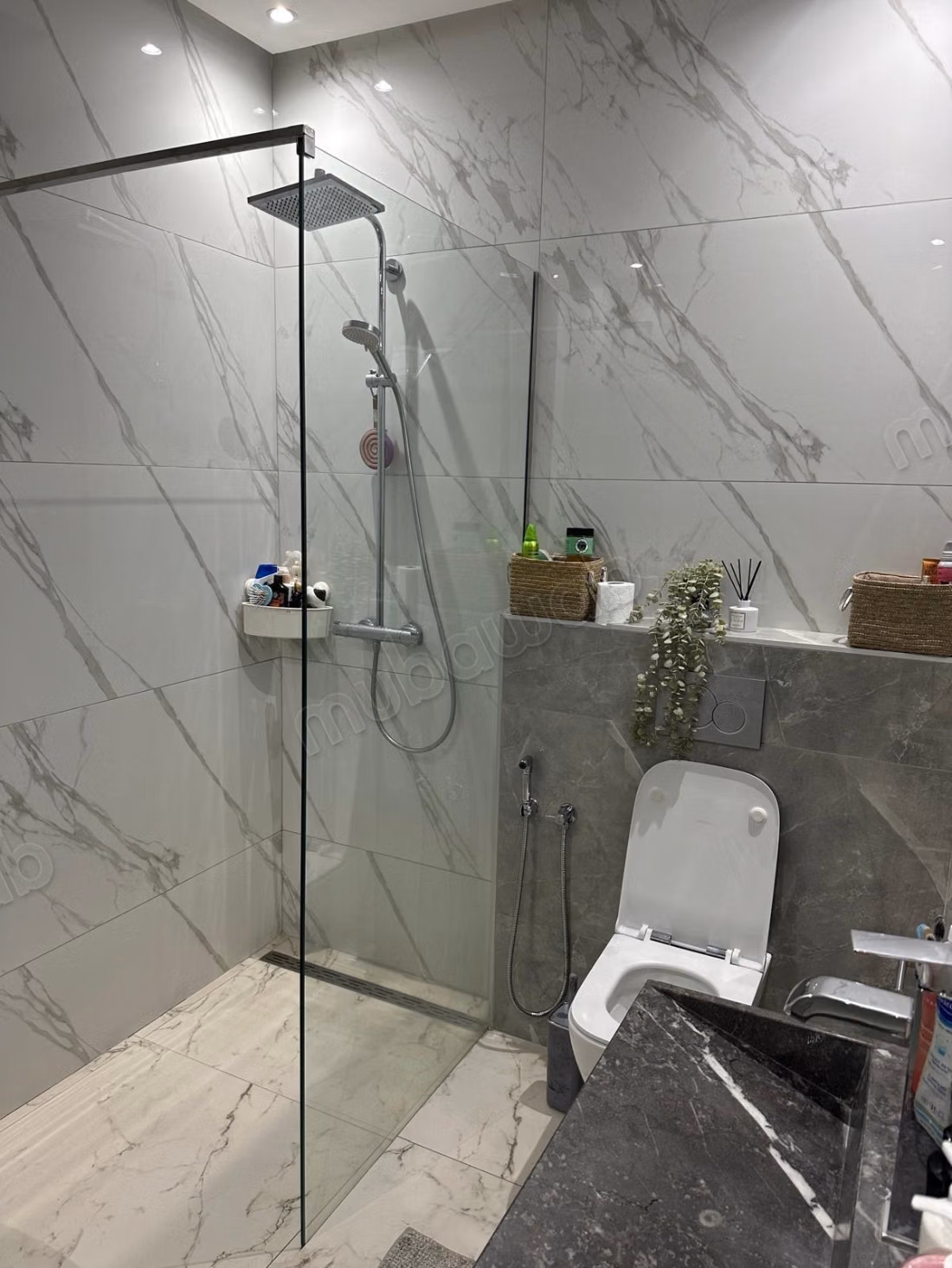 Vente villa de luxe à Route de Ouarzazate.
Superficie 300 m².
Meublé