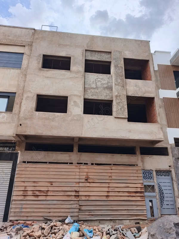 Maison à vendre 80m² semi finie à Wifak. Temara