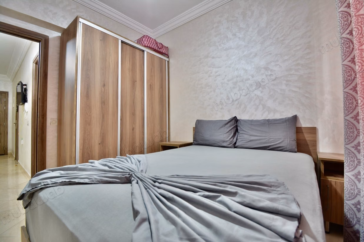 Appartement en location à Hay Mabrouka.
Superficie 60 m².
Meublé