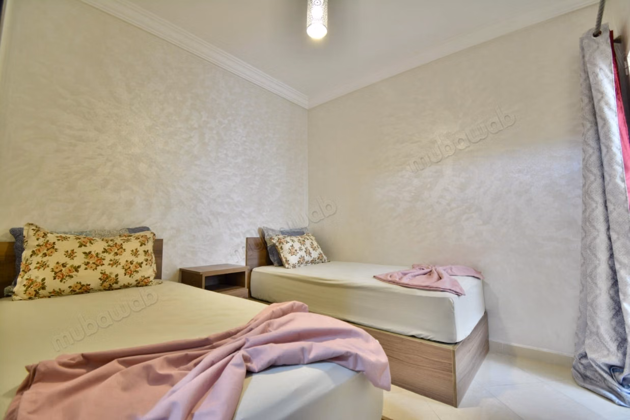 Appartement en location à Hay Mabrouka.
Superficie 60 m².
Meublé