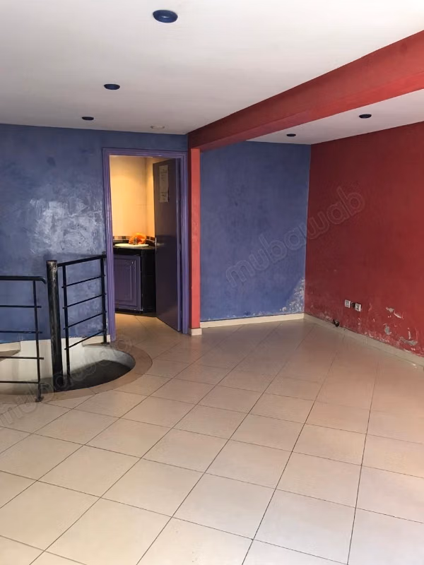 Local commercial de 52m en location