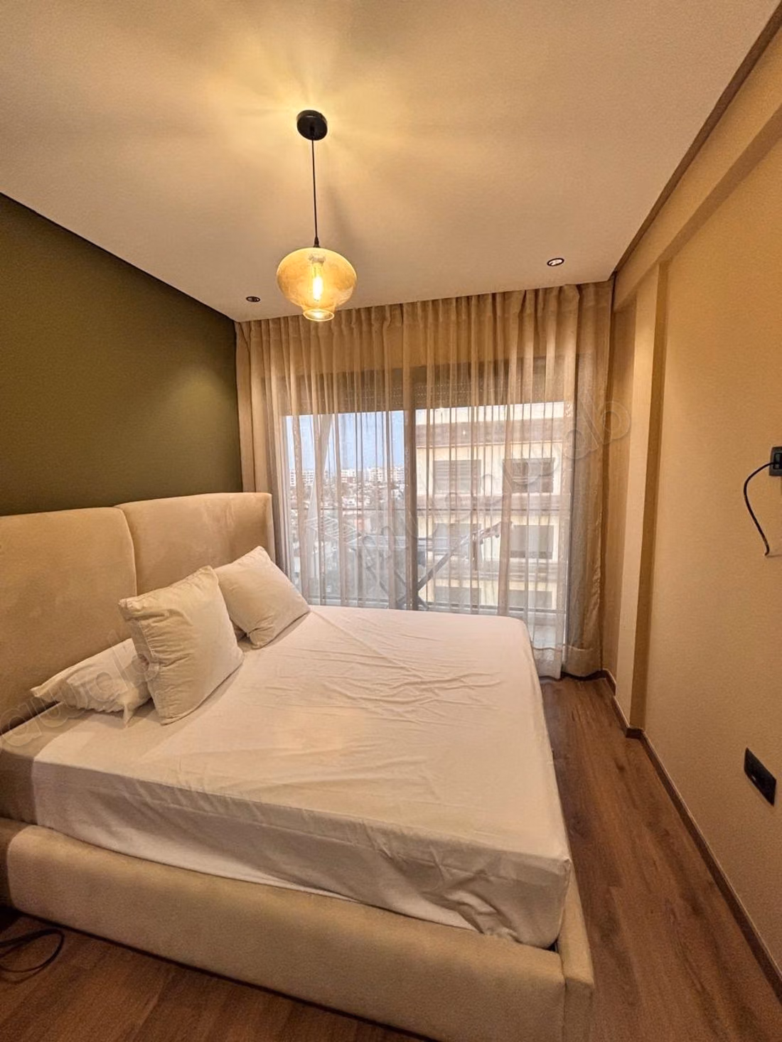 Very nice apartment for rent in Racine. 2 pleasant rooms. Furnished
