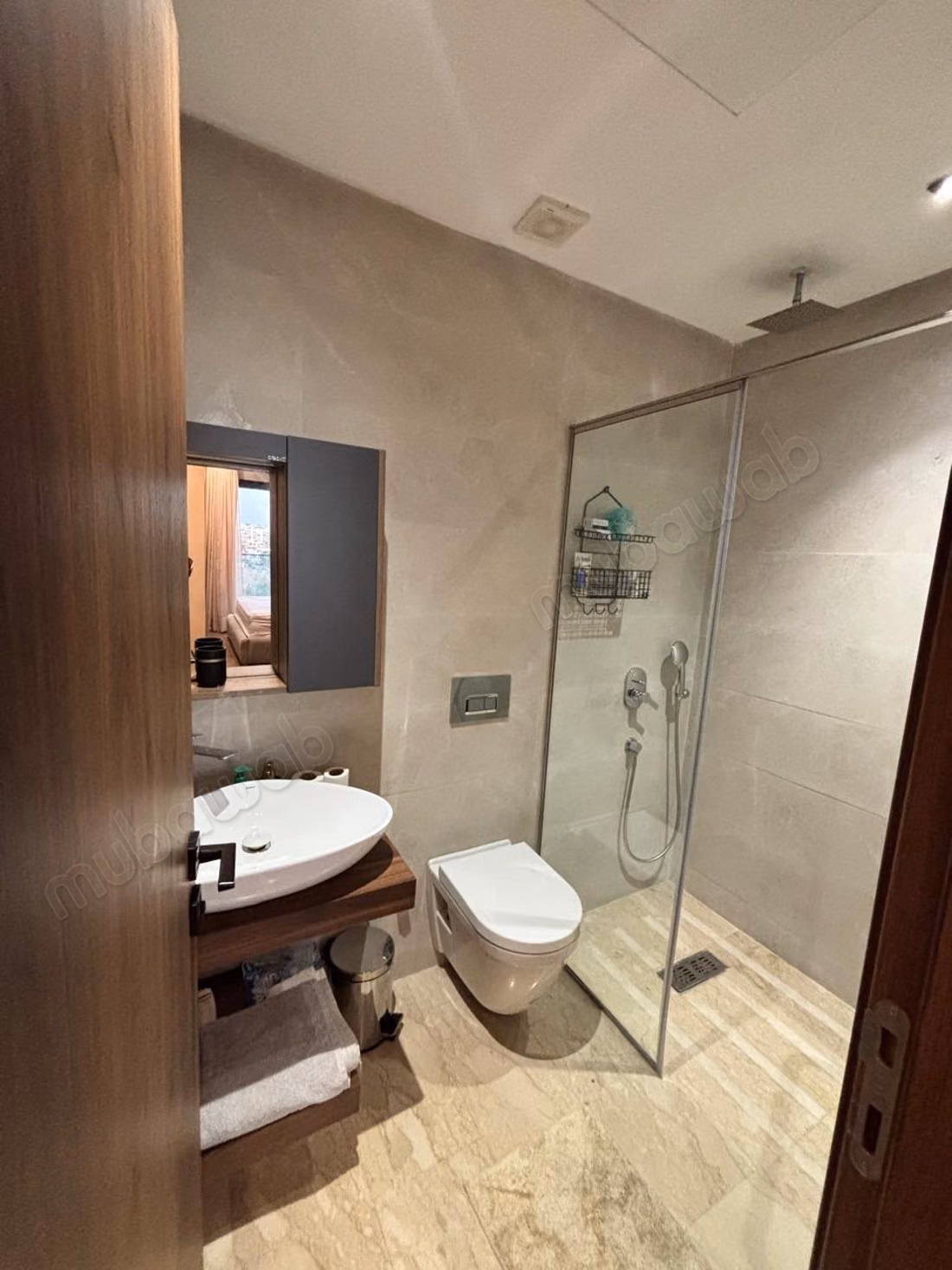 Very nice apartment for rent in Racine. 2 pleasant rooms. Furnished