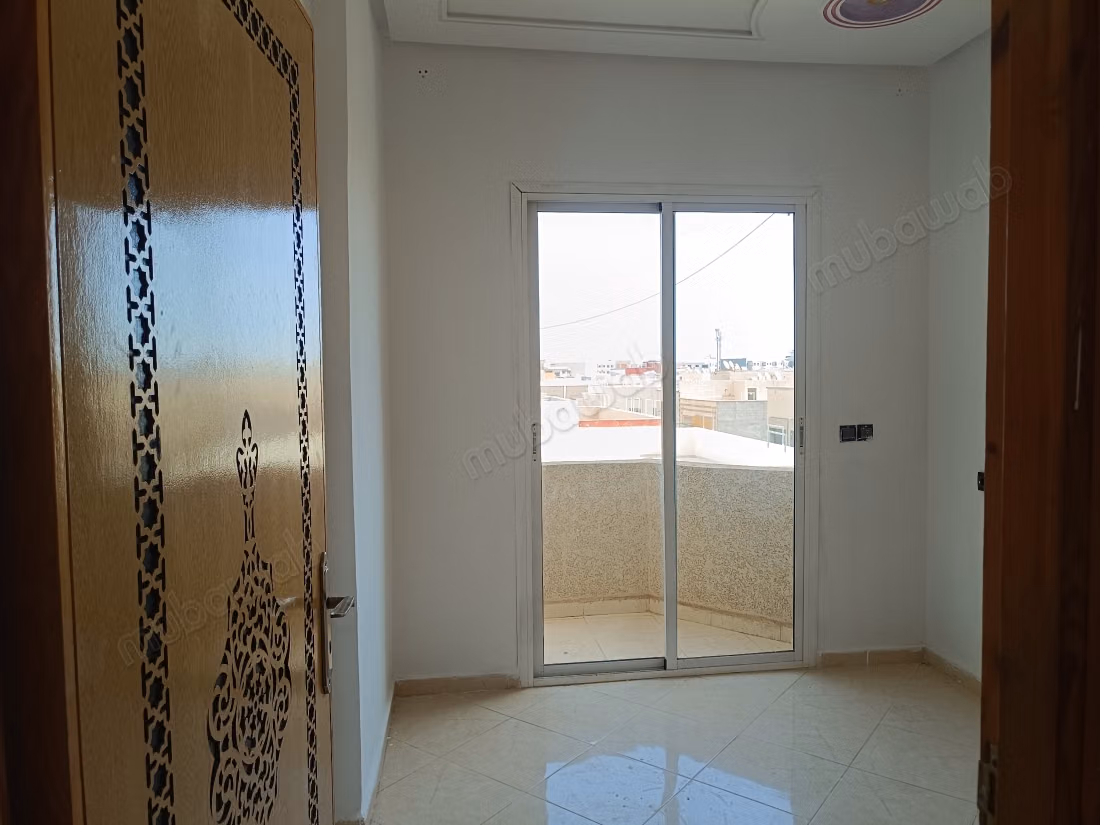 Appartement à louer à Riyad Al-Yasmin, Route Ain Chkef